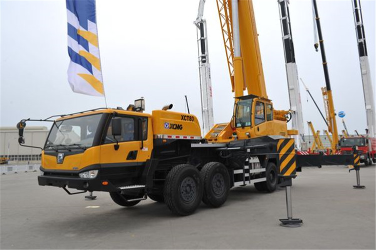 嘉鱼县预约吊车后，多久能上门服务？24 小时应急响应吗？